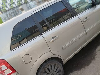 2010 Opel Zafira B Рестайлинг, бежевый, 615000 рублей, вид 4
