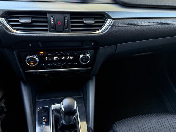 2015 Mazda 6 III (GJ) Рестайлинг, белый, 1870000 рублей - вид 10
