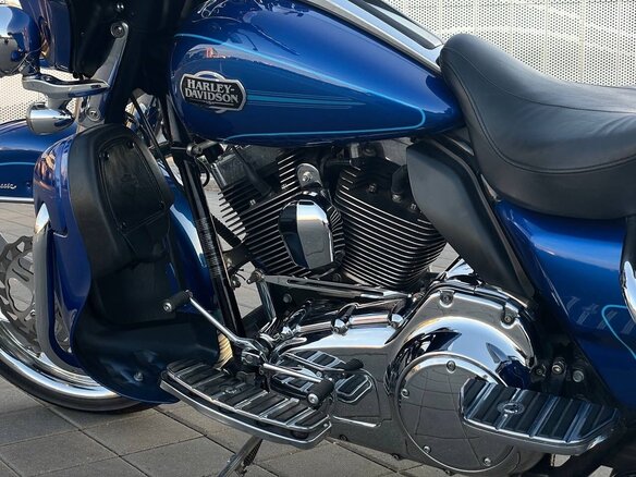 2009 Harley-Davidson Electra Glide, синий, 700000 рублей - вид 12