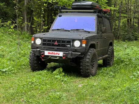 1989 Mitsubishi Pajero I, чёрный, 1000000 рублей, вид 3