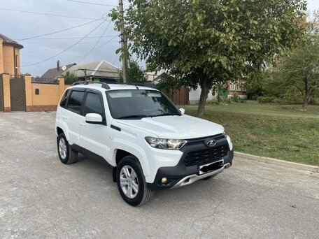 2022 Lada (ВАЗ) Niva Travel I, белый, 1100000 рублей, вид 1