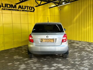 2011 Skoda Fabia II Рестайлинг, серебристый, 525000 рублей, вид 5