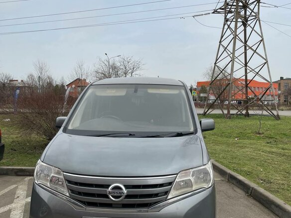 2011 Nissan Serena IV (C26), серый, 1350000 рублей