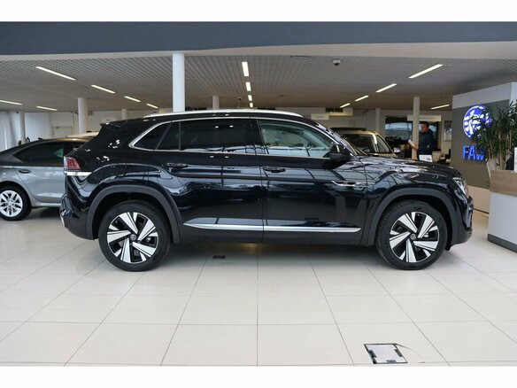 2026 Volkswagen Teramont X I Рестайлинг (China Market), чёрный, 5890000 рублей - вид 6