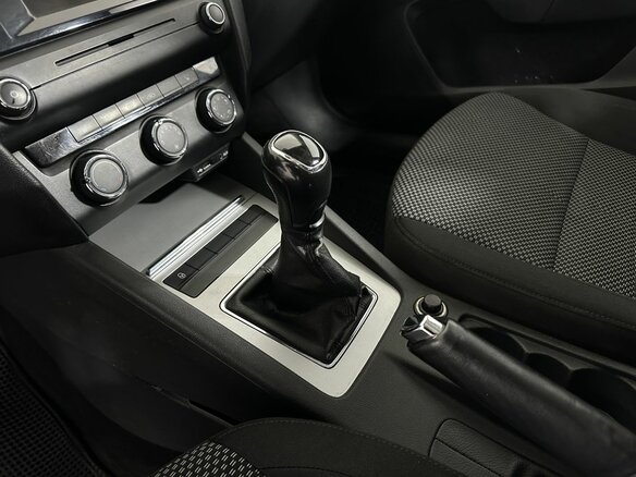 2015 Skoda Octavia III (A7), коричневый - вид 12
