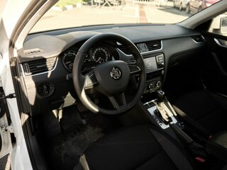 2019 Skoda Octavia III (A7) Рестайлинг, белый, 1717000 рублей, вид 5