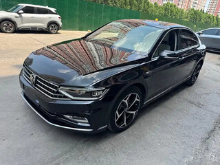 2022 Volkswagen Magotan B8 Рестайлинг, чёрный, 1650000 рублей, вид 1