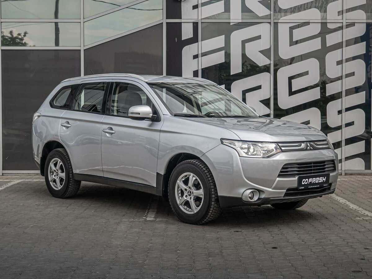 Открыть фотографии: Mitsubishi Outlander III