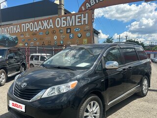 2017 Toyota Sienna III Рестайлинг, чёрный, 3250000 рублей, вид 1