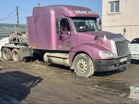 2003 Freightliner Columbia, красный, 2000000 рублей, вид 1