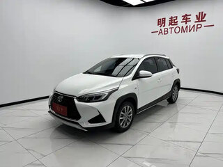 2022 Toyota Yaris IV, белый, 1142000 рублей, вид 1