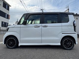 2023 Honda N-BOX II Рестайлинг, белый, 897000 рублей, вид 4