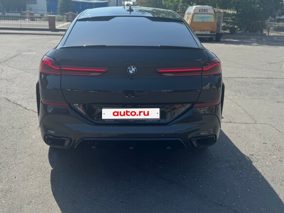 2021 BMW X6 40i III (G06), чёрный, 8500000 рублей - вид 1