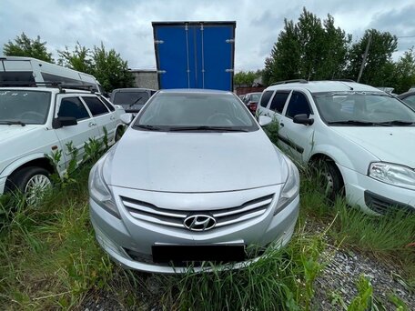 2016 Hyundai Solaris I Рестайлинг, серебристый, 542000 рублей, вид 1
