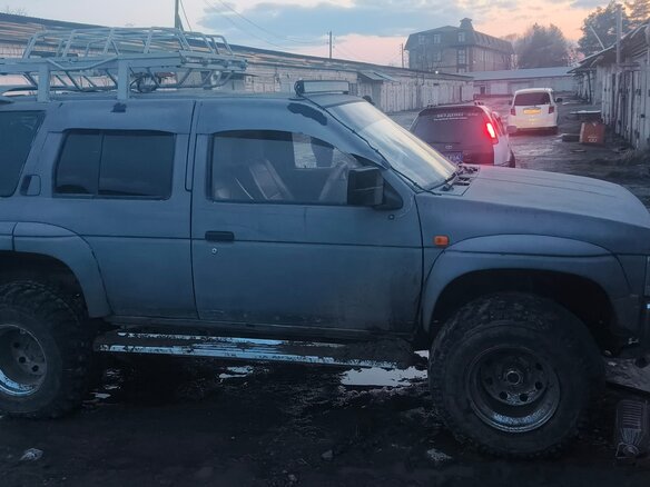1991 Nissan Terrano I, серый, 400000 рублей - вид 5