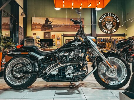 2018 Harley-Davidson Fat Boy, чёрный, 2250000 рублей, вид 1