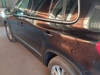 2013 Volkswagen Tiguan I Рестайлинг, чёрный, 1800000 рублей, вид 3