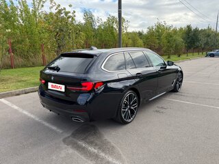2022 BMW 5 серии 540i xDrive VII (G30/G31/G38) Рестайлинг, чёрный, 6500000 рублей, вид 5