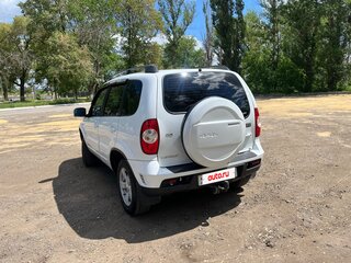 2013 Chevrolet Niva I Рестайлинг, белый, 660000 рублей, вид 4