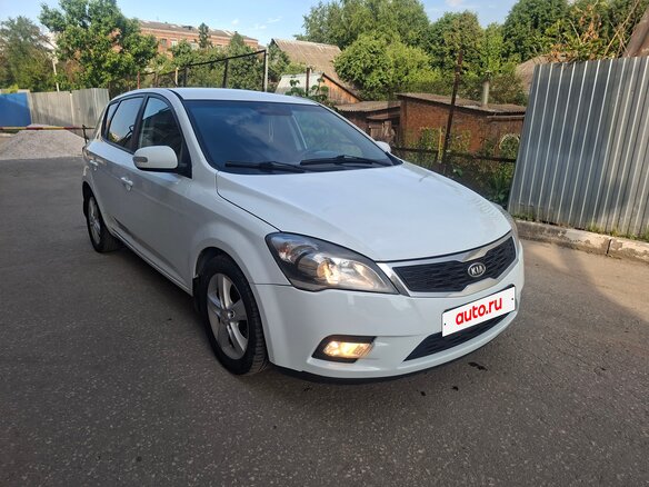 2011 Kia Ceed I Рестайлинг, белый - вид 2