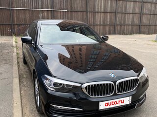 2017 BMW 5 серии 520i VII (G30/G31/G38), чёрный, 4200000 рублей, вид 5