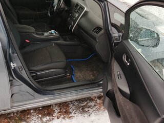 2013 Nissan Leaf I (ZE0/AZE0), серый, 410000 рублей, вид 4