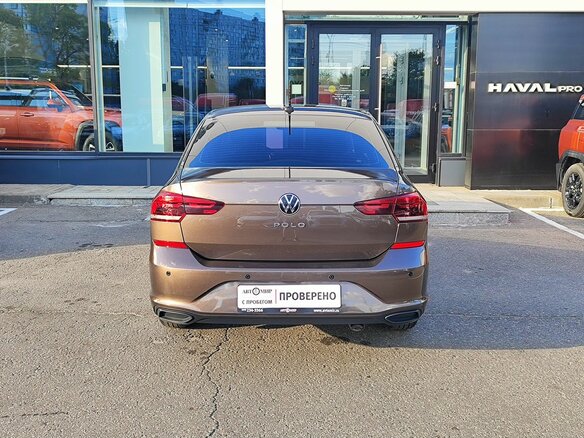 2021 Volkswagen Polo VI, коричневый - вид 5