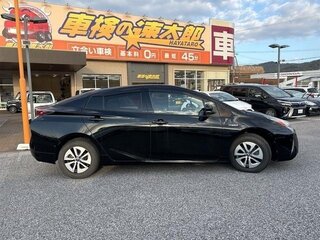 2016 Toyota Prius IV (XW50), чёрный, 1275000 рублей, вид 3