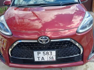 2019 Toyota Sienta II Рестайлинг, красный, 1750000 рублей, вид 4