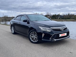 2018 Toyota Camry VII (XV50) Рестайлинг 2, чёрный, 1990000 рублей, вид 3