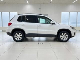 2013 Volkswagen Tiguan I Рестайлинг, белый, 1535000 рублей, вид 4
