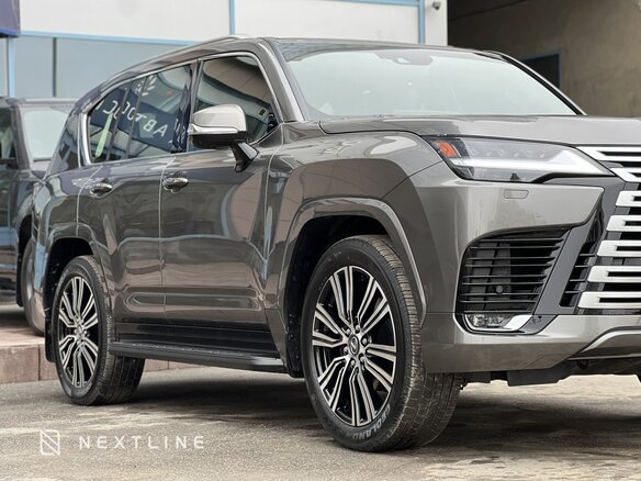 2026 Lexus LX 600 IV, серый - вид 4