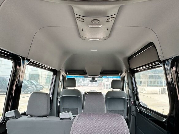 2026 Mercedes-Benz Sprinter, чёрный - вид 14