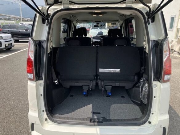 2021 Nissan Serena S-Hybrid V (C27) Рестайлинг, белый - вид 20