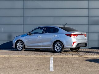 2019 Kia Rio IV, серый, 1395000 рублей, вид 4