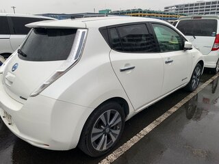 2016 Nissan Leaf 30kWh I (ZE0/AZE0), белый, 1000000 рублей, вид 5