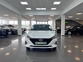 2020 Hyundai Solaris II Рестайлинг, белый, 1375000 рублей, вид 3