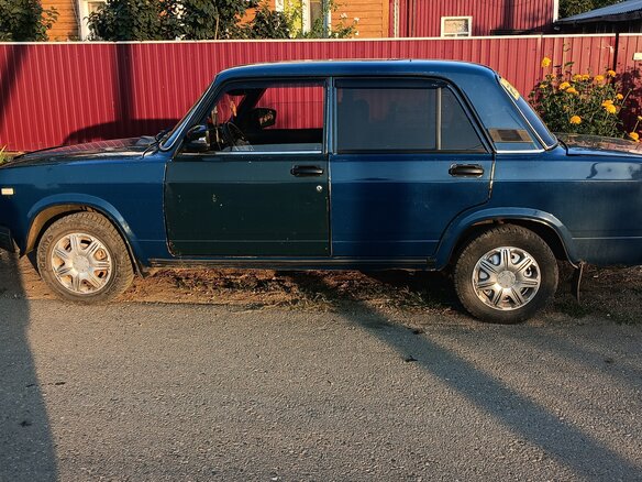 2005 Lada (ВАЗ) 2107, синий, 160000 рублей - вид 2
