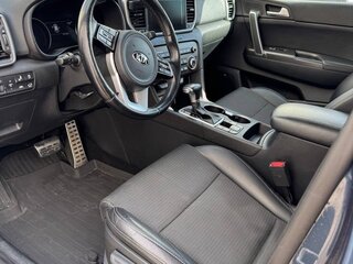 2018 Kia Sportage IV Рестайлинг, синий, 1700000 рублей, вид 5