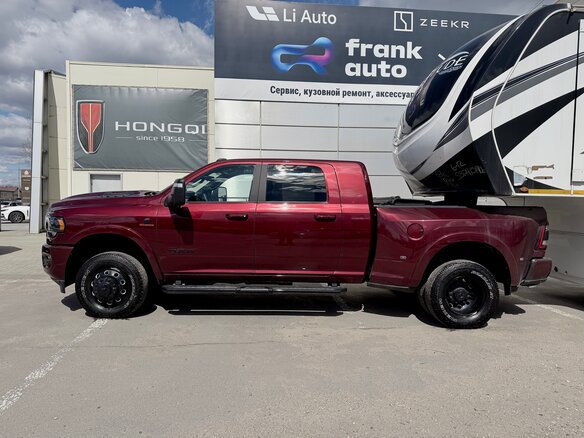 2023 RAM 3500, пурпурный, 16750000 рублей - вид 9