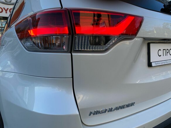 2019 Toyota Highlander III (XU50) Рестайлинг, белый - вид 8