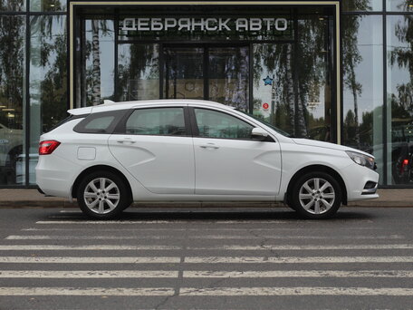 2020 Lada (ВАЗ) Vesta SW I, белый, 1130000 рублей, вид 4