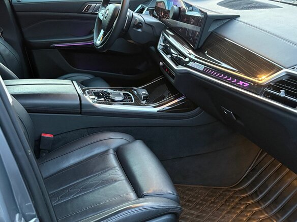 2022 BMW X7 40i I (G07) Рестайлинг, серый - вид 24