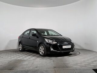 2013 Hyundai Solaris I, чёрный, 675000 рублей, вид 3