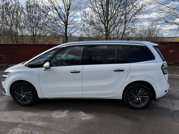 2017 Citroen C4 Picasso Grand II Рестайлинг, белый, 1130000 рублей - вид 8