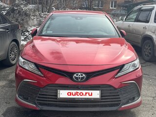 2021 Toyota Camry VIII (XV70) Рестайлинг, красный, 3500000 рублей, вид 1