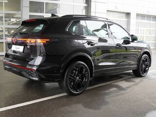 2026 Volkswagen Tiguan L Pro III (China Market), чёрный, 4900000 рублей, вид 4