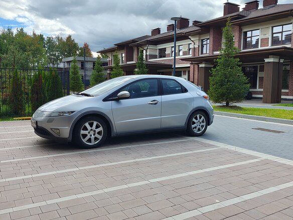 2008 Honda Civic VIII, серебристый, 630000 рублей - вид 3