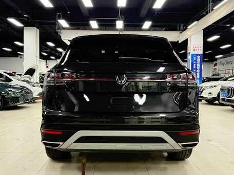 2022 Volkswagen Tayron I Рестайлинг, чёрный, 2500000 рублей, вид 4