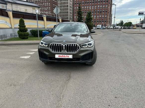 2020 BMW X6 40i III (G06), зелёный, 5830000 рублей - вид 1